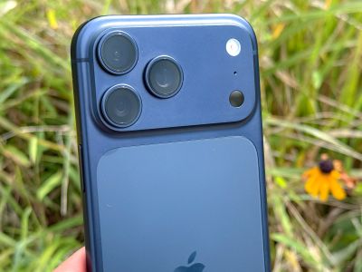 Просто добавь воды. Apple рассказала, как убрать царапины с iPhone 17 Pro